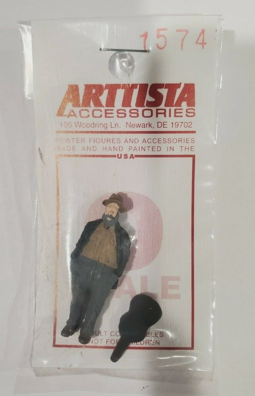 A1574 - Standing Hobo with Guitar Case