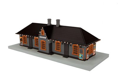 30-90760 - O Scale RailKing Transylvania Country Passenger Station w/Operating Orange Lights