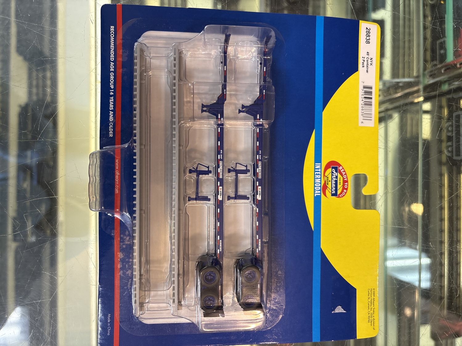 28838 - Athearn NYK 40’ Container 2-pack