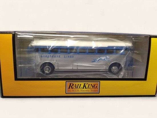 30-50013 - Greyhound Bus