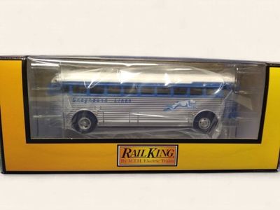 30-50013 - Greyhound Bus
