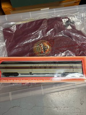 48305 - HO IHC Erie Lackawanna RPO Car