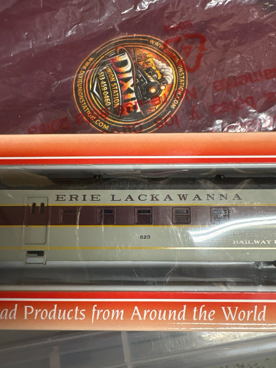 48305 - HO IHC Erie Lackawanna RPO Car