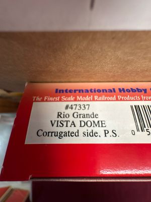 47337 - IHC HO Rio Grande Vista Dome Corrugated Side