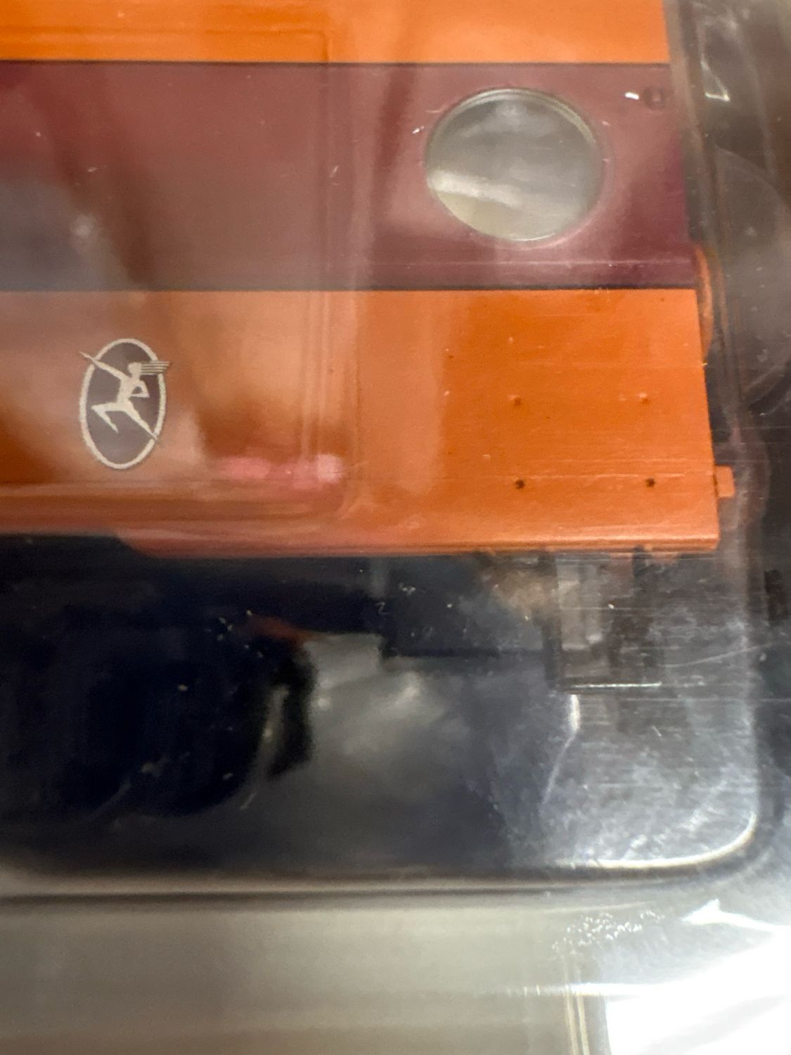 932-9204 - Milwaukee Road 1955 "Twin Cities Hiawatha" Streamlined Cars Assembled -- 26-Seat Tap Lounge #172-173