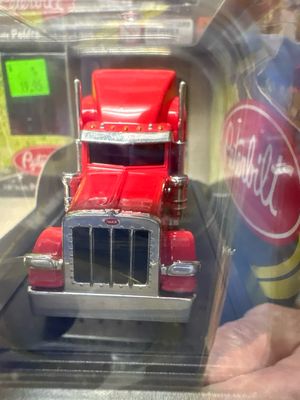 61106r - HO - Peterbilt 389 Tandem Axle Tractor - RED