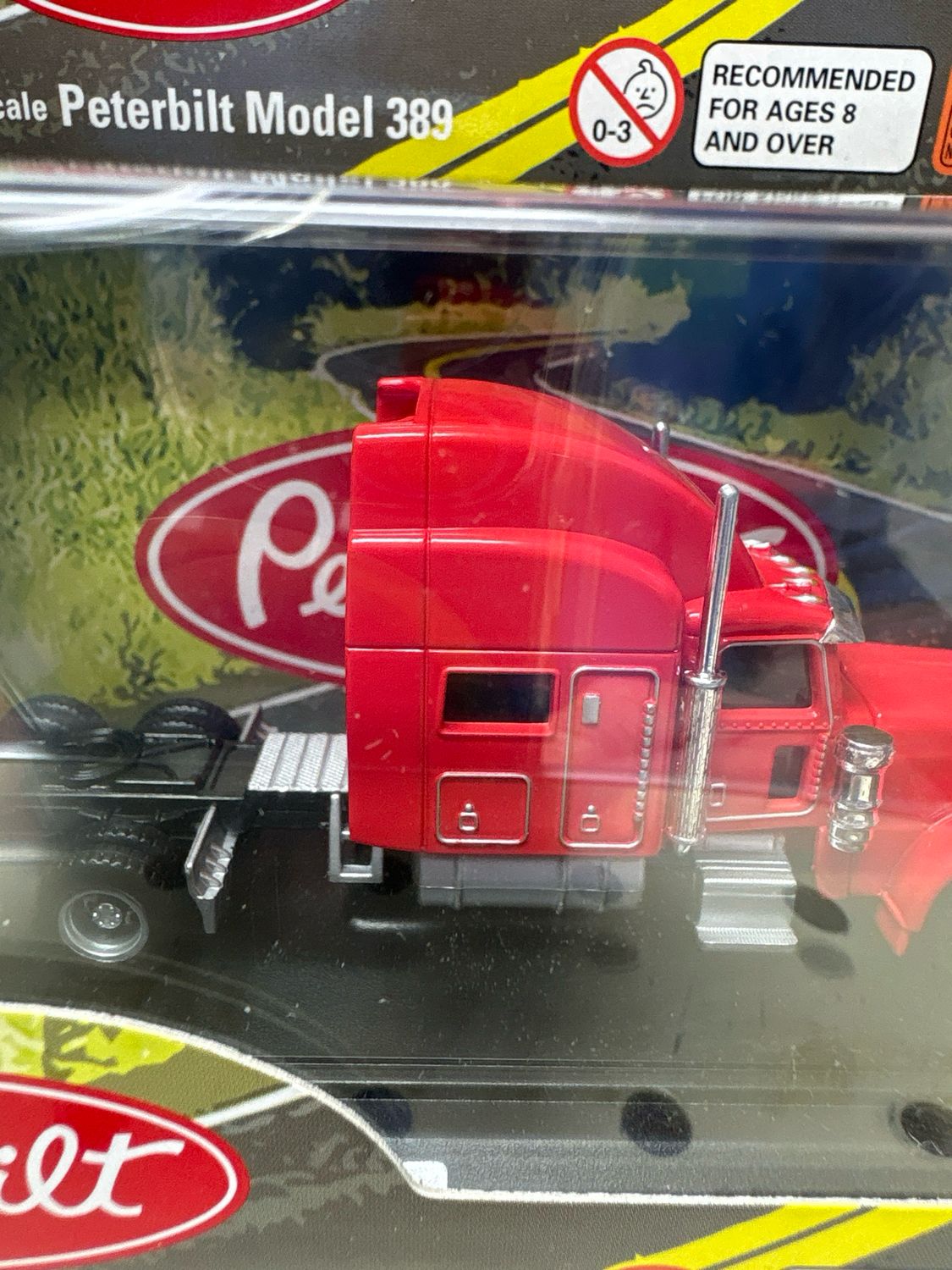 61106r - HO - Peterbilt 389 Tandem Axle Tractor - RED