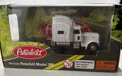 61106w - HO - Peterbilt 389 Tandem Axle Tractor - WHITE