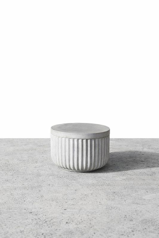 Candela Coste mit Deckel