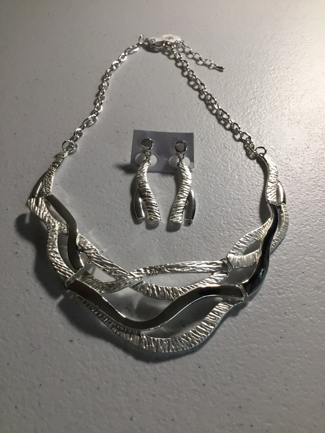 Silver Wave 2 Necklace Set