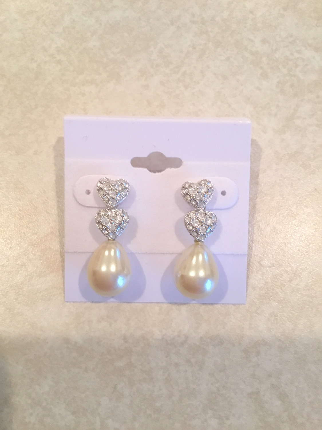 Pearl With Double Heart Crystals