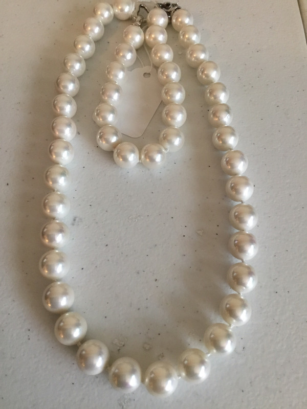 White Pearl Bracelet And Necklace Set 