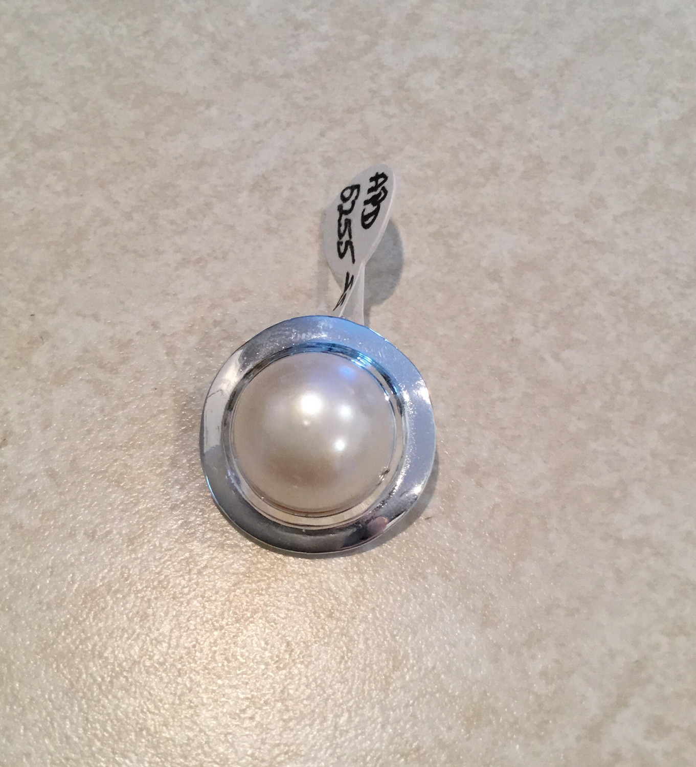 Sterling Silver Round Mabe Pearl Pendant 