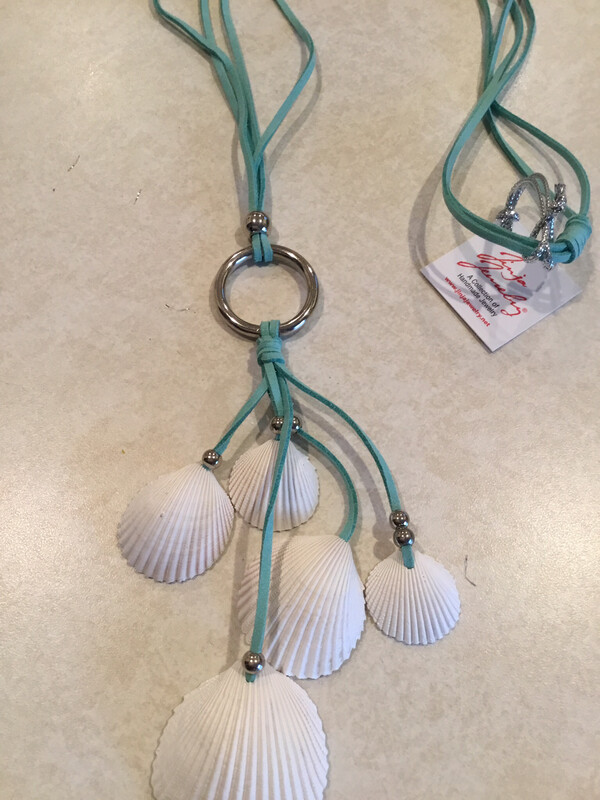 Flowing Fan Shell Leather Necklace With Natural Sea Shell.