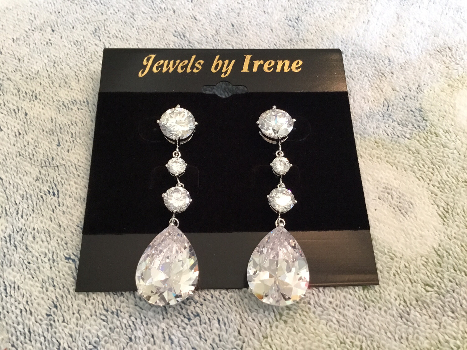 Elegant Long Crystal Earrings With Large Pear And Round Shape Earrings
