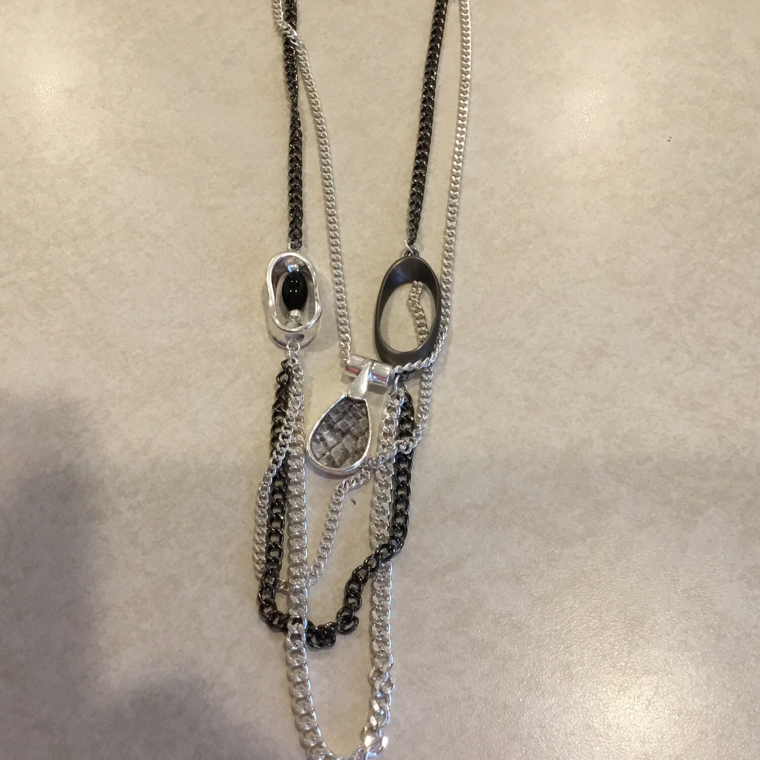 Multi-layer 2-Tone Chains With Mixed Pendanta