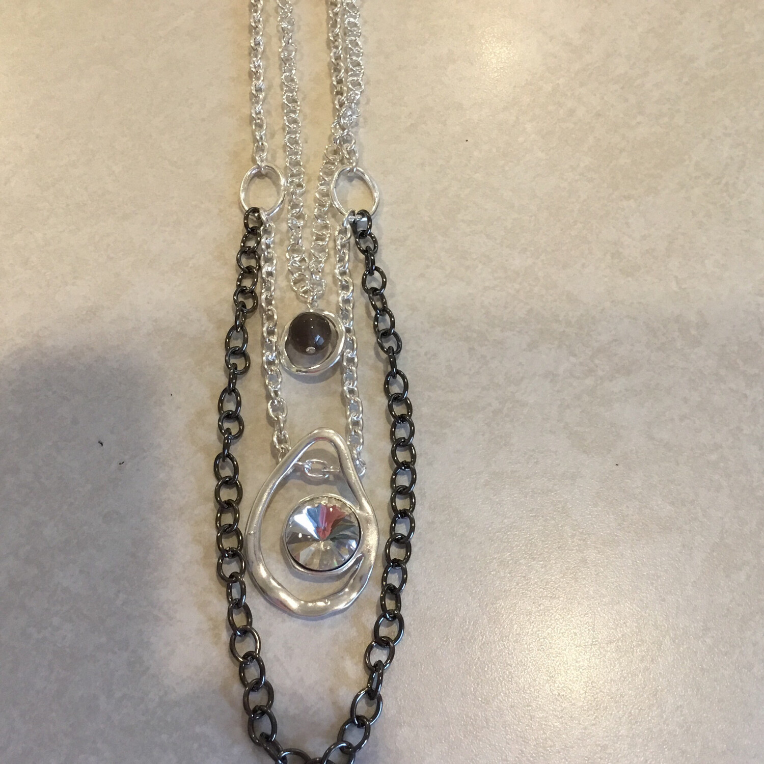 3-Layer 2-tone Chain With Agate And Crystal