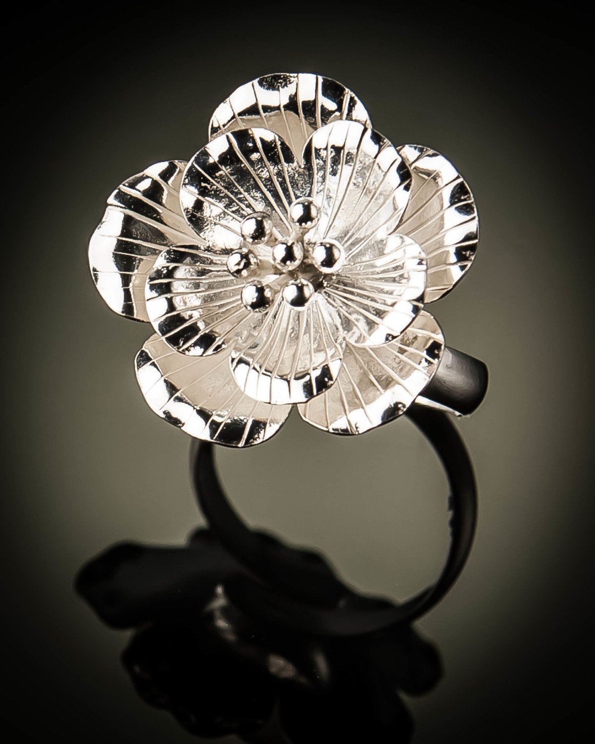 Sterling Silver Elegant Hibiscus Flower Ring