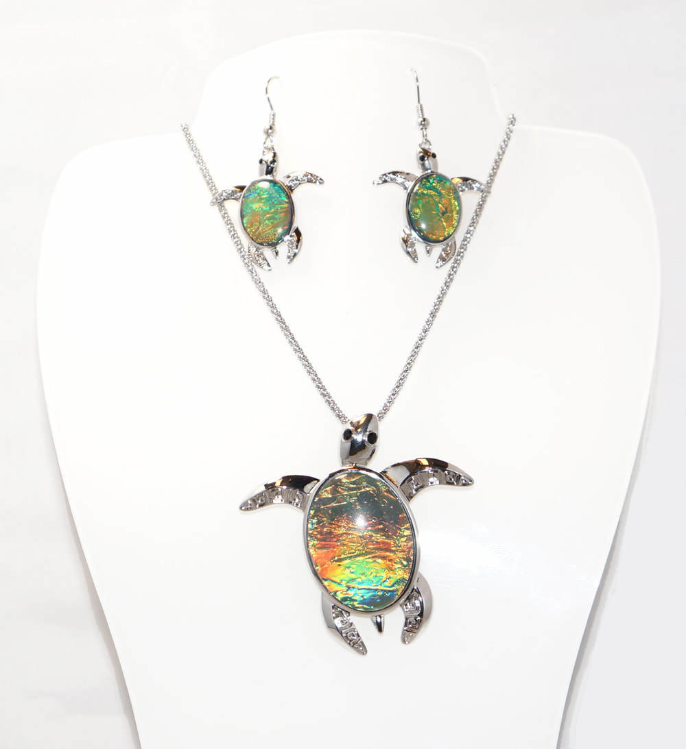 Green/Yellow Turtle Necklace Set
