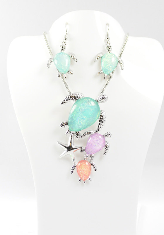 Sea Turtle Cluster Necklace and Earrings Set