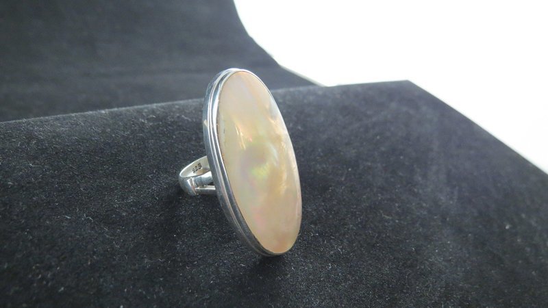 Sterling Silver Oval Mother of Pearl Ring