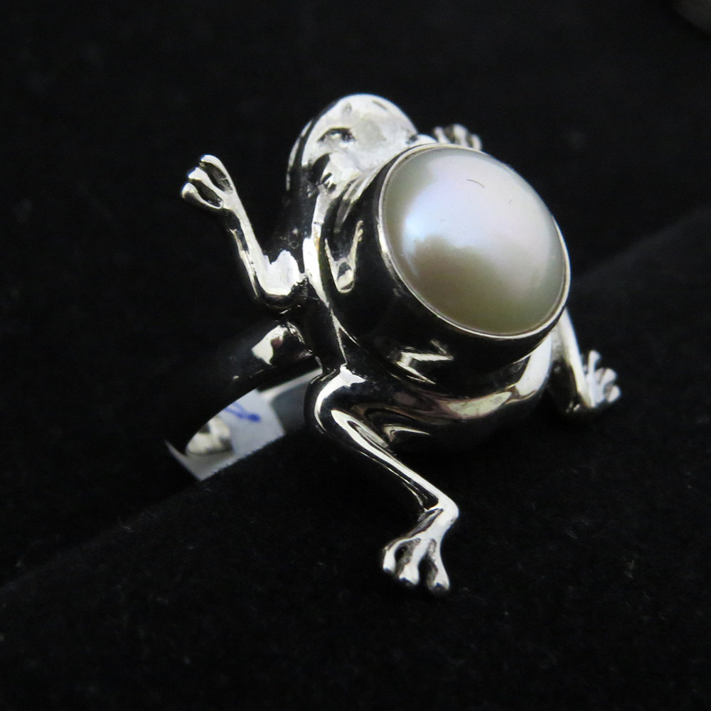 Sterling Silver Frog with Mabe Pearl
