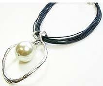 Leather Necklace With Oval/Pearl Pendant