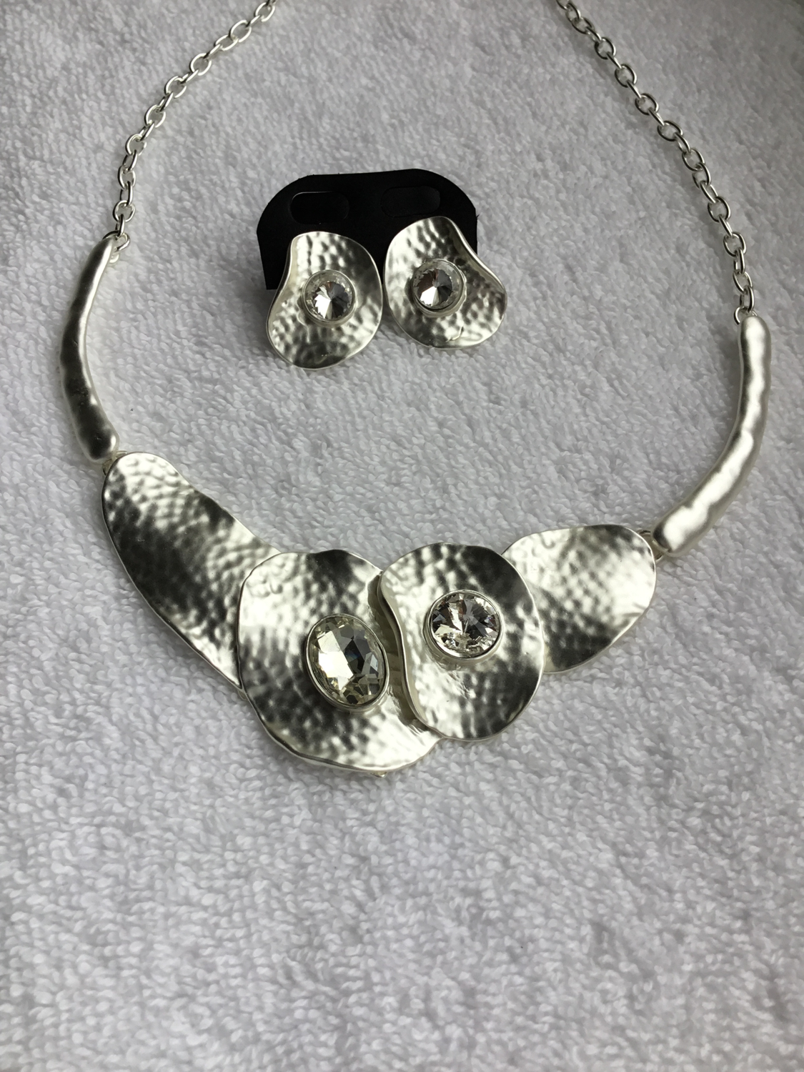 Hammered Petal w/ Crystal Necklace Set