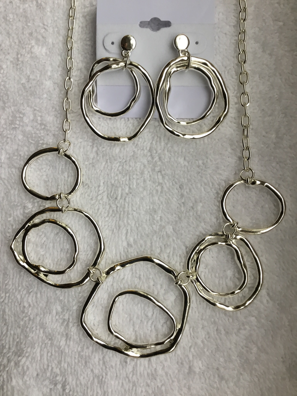 Silver Circles Short Necklace Set