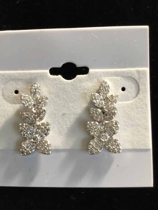 Silver Crystal Flower Earrings 