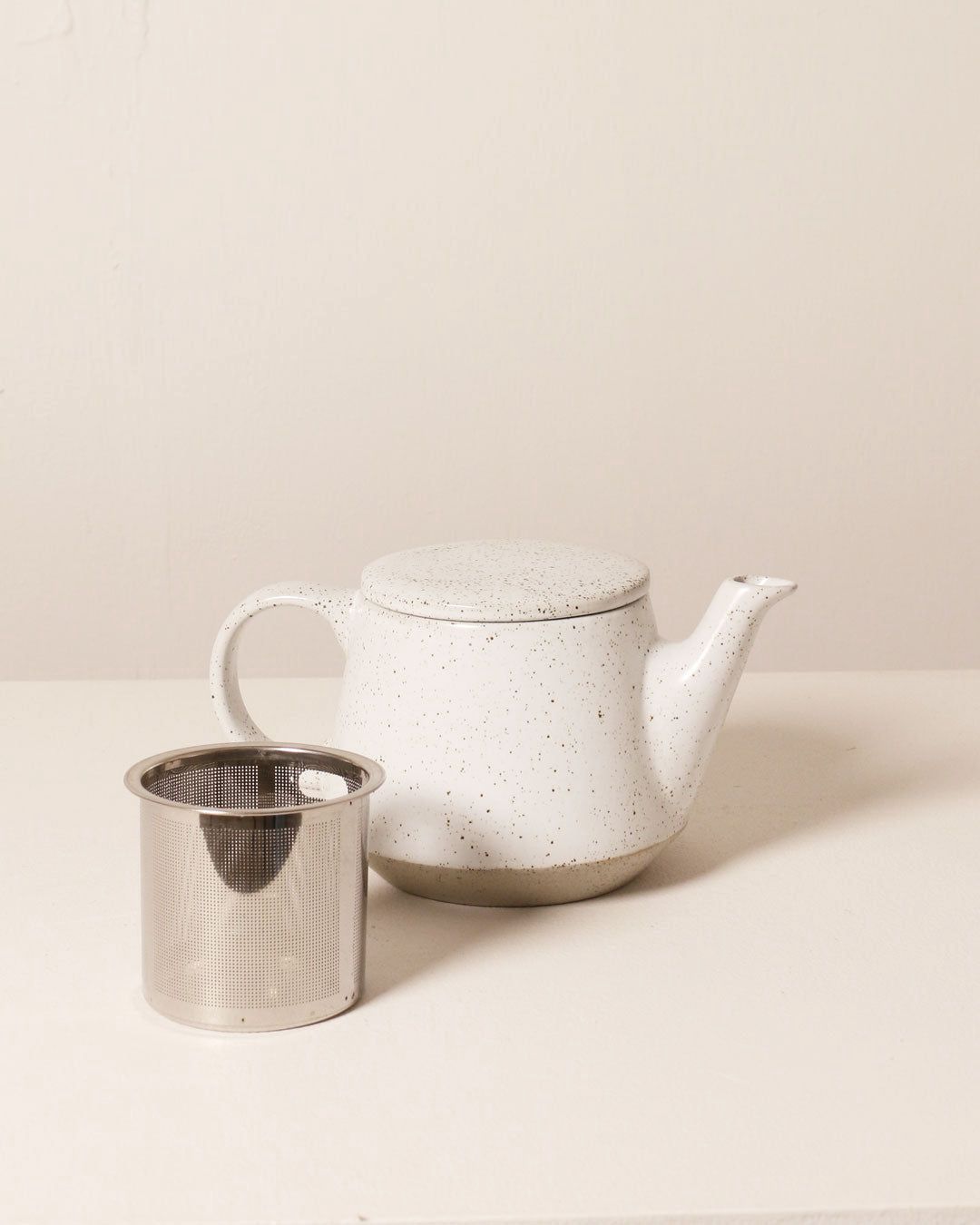 Robert Gordon Ritual Teapot – Speckled White | With Infuser, Selections: Teapot - Ritual Speckled White