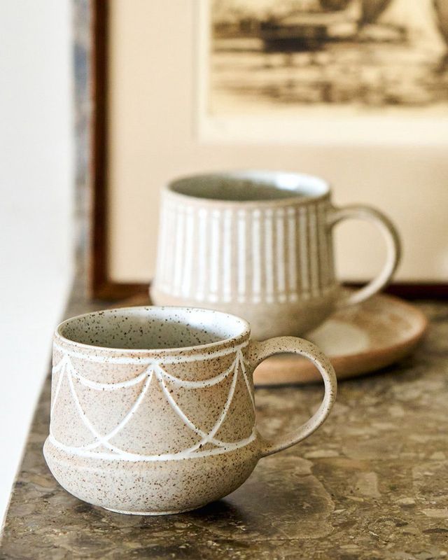 Robert Gordon Natural Entertainer Mugs – Etched