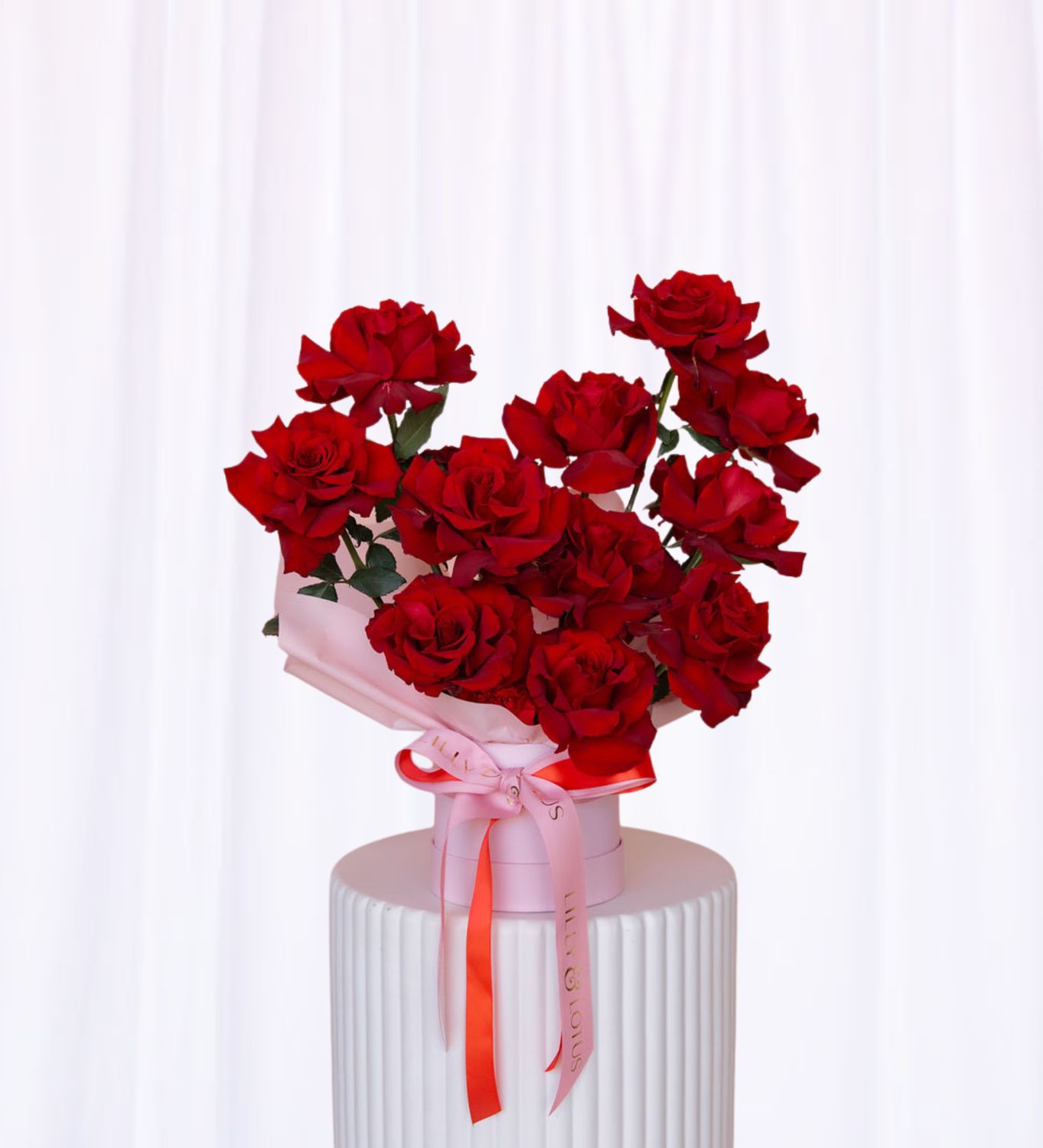 Valentine’s Day Dozen Roses, Selections: Red Roses With Card