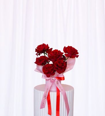 Valentine’s Day Half Dozen Roses Valentine’s Day Half Dozen Roses