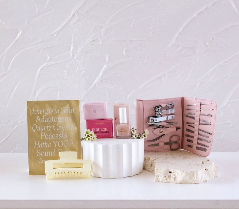 Mask &amp; Mani Hamper