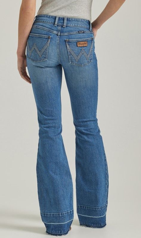 Women's Wrangler Mae Medium Wash Mid Rise Stretch Trouser Jeans 112338905