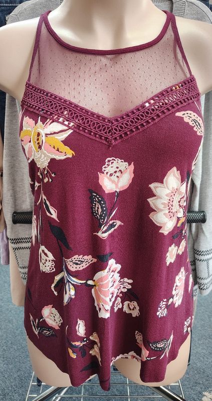 Maurices knit floral tank top with lace size 2x