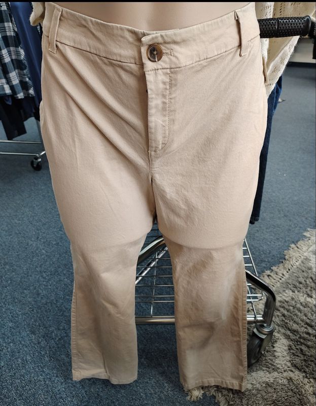 Old Navy khaki bootcut chino pants size 20 short