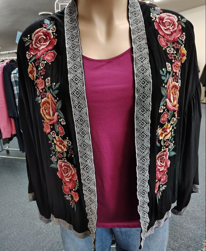 Savannah Jane black kimono coverup embroidered floral size 2x