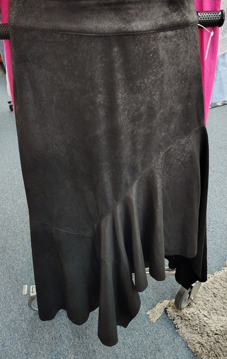 Lisa Rinna black suede look midi asymmetrical skirt size xl