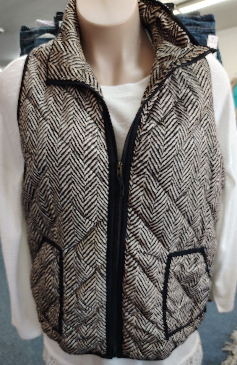 Fresh chevron striped quilted vest size 3x
