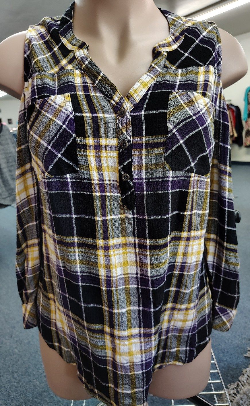 Torrid flannel cold shoulder top size 2x Viking colors