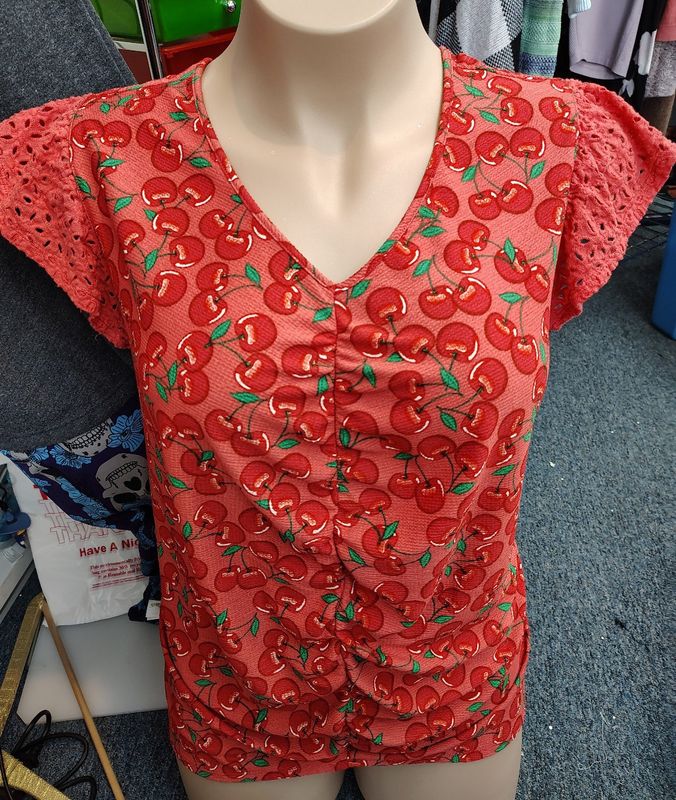 Cato ruched front ruffle sleeve cherry top size 3x