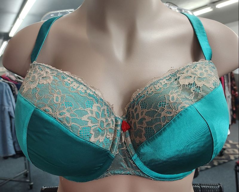 Cacique teal lace underwire balconette bra size 42F