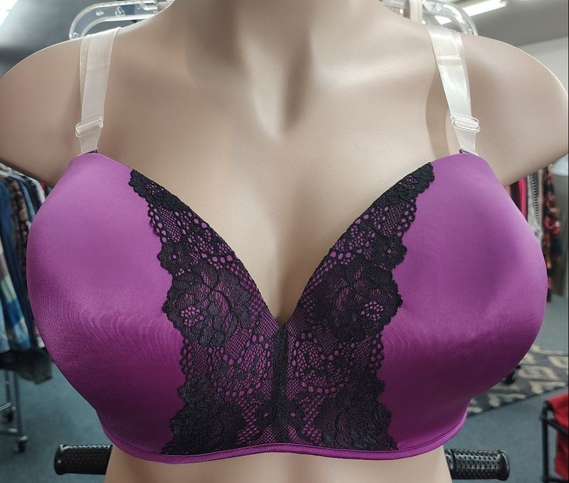 Cacique purple strapless bra with lace size 42F