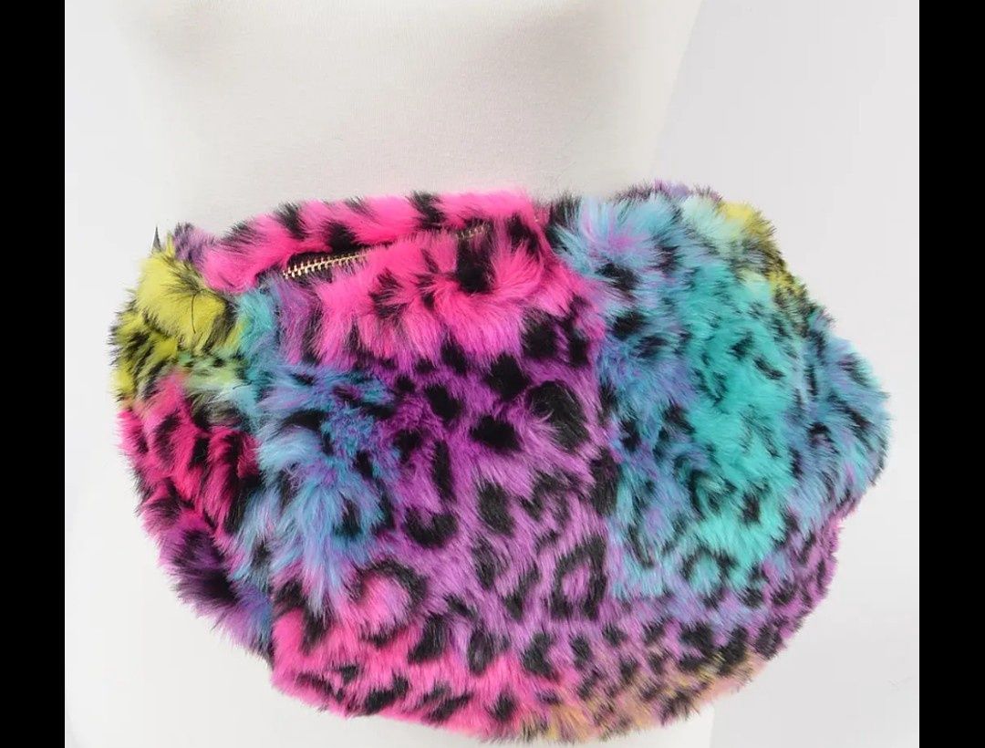 New fuzzy animal print fanny pack with zipper pocket
