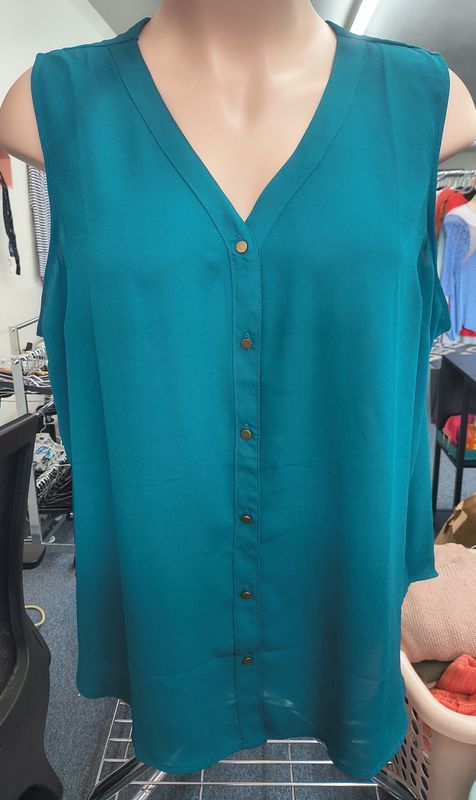 3x Maurices teal button front sleeveless top