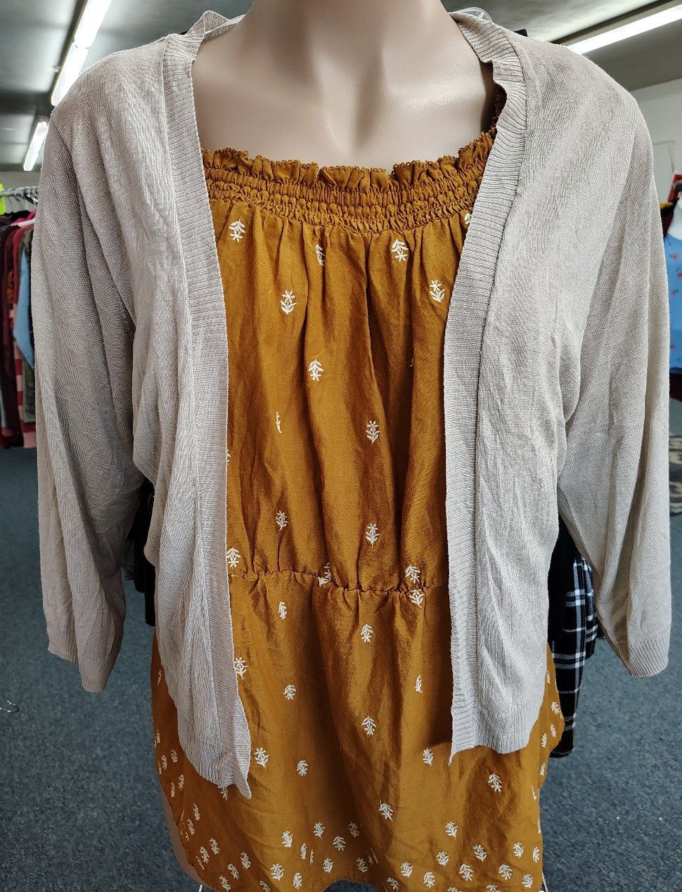 4x Torrid beige cropped cardigan