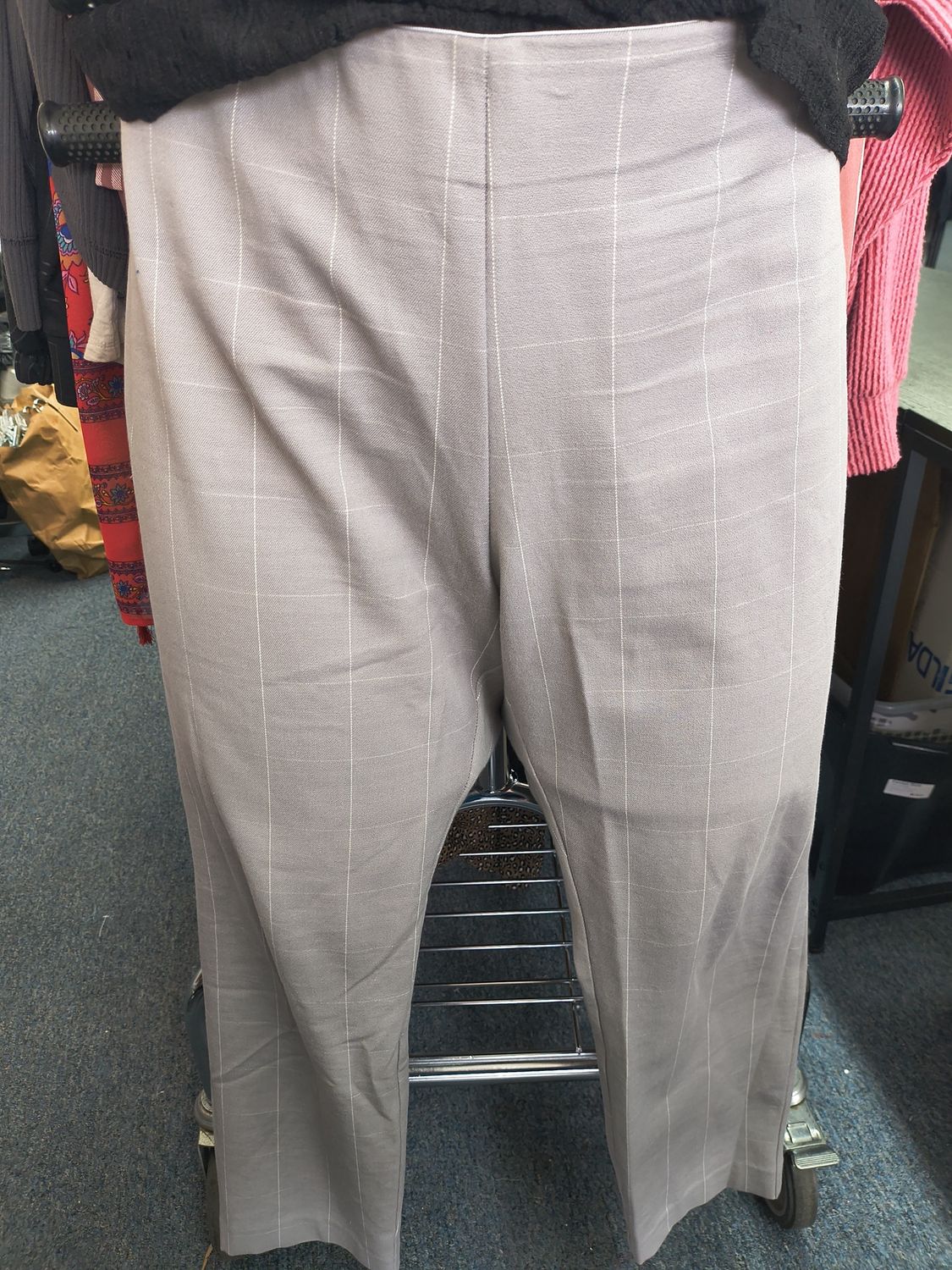 18 A New Day gray checked skinny ankle pants stretchy
