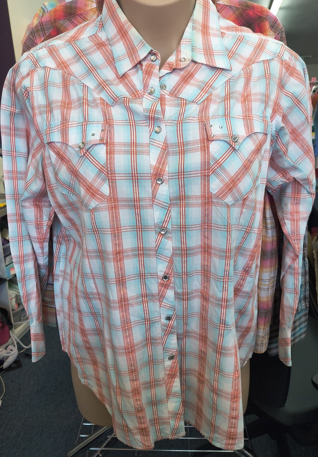 XL Ariat plaid western shirt with pearl buttons and embroidery